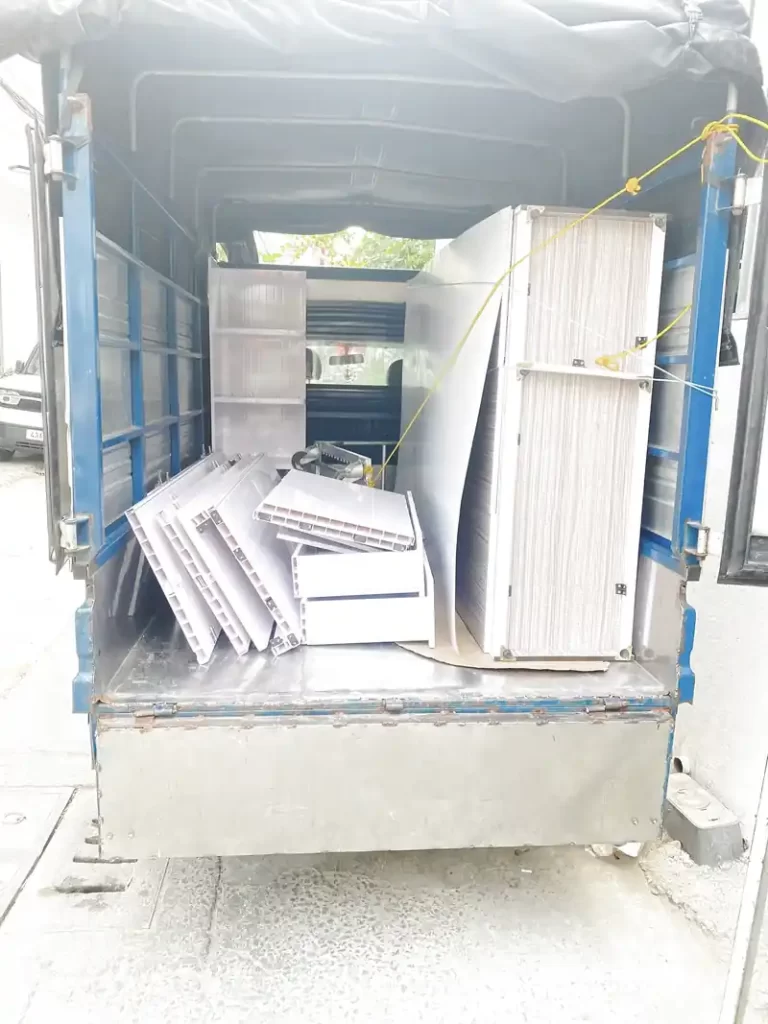 Xe tải chở hàng Đà Nẵng